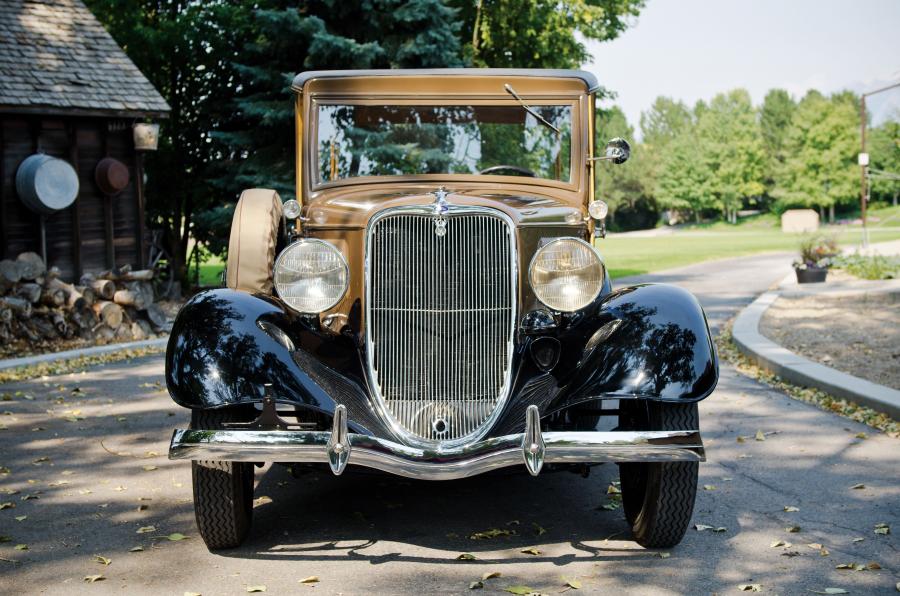  Ford V8 DeLuxe Station Wagon 1933 года  (фото 9 из 47)